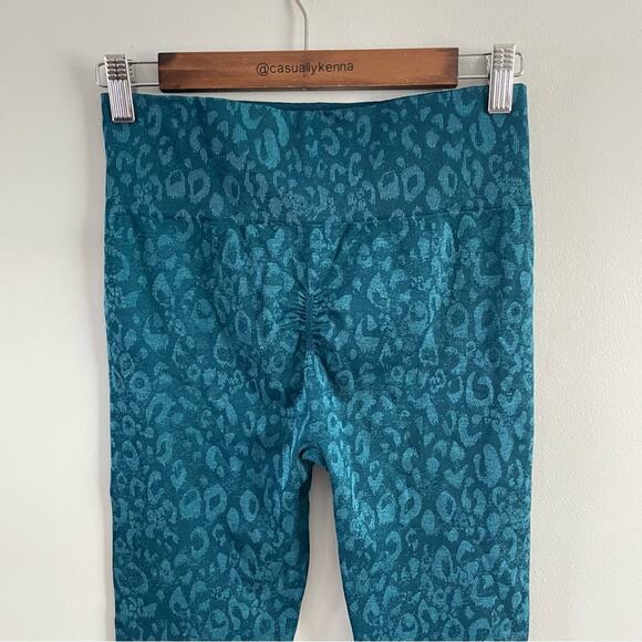 Gymshark | Women’s The Adapt Animal Seamless Leggings Teal Blue Leopard Cheetah - Picture 6 of 11